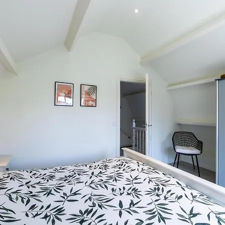 De Steeneik Semesterbostad